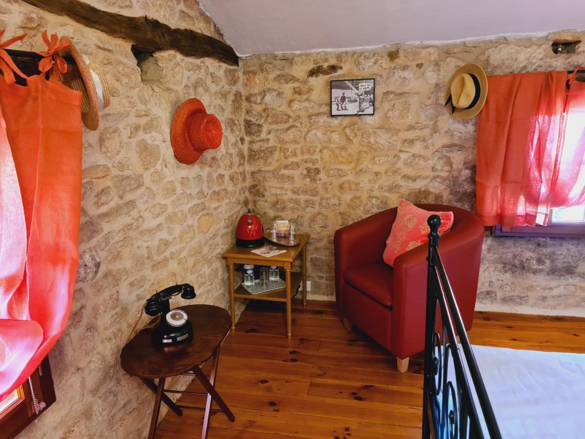Hotel Ferme de Tayac Les Eyzies Exterior foto
